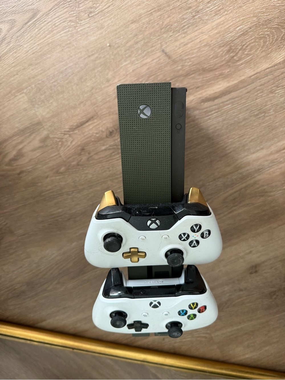 Xbox 1s battlefield White & Gold Wireless Controller